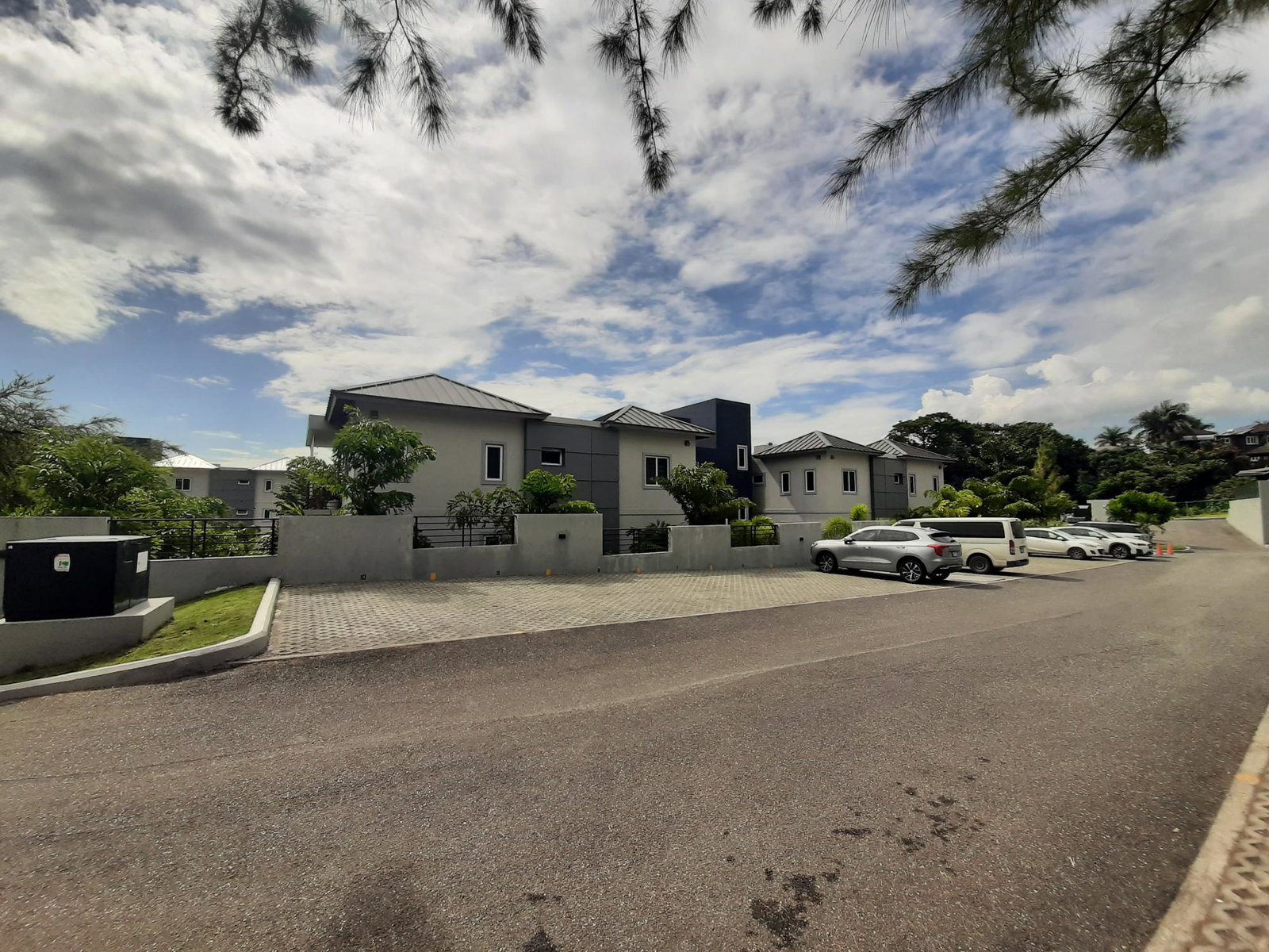 Luxury-3-Bed-Apartment-for-Rent-in-Cherry-Gardens-Kingston-Jamaica Twenty-Eighth image of 12b- 16 Garden Close, Kingston in Kingston 8, St. Andrew, Jamaica - property is For Rent