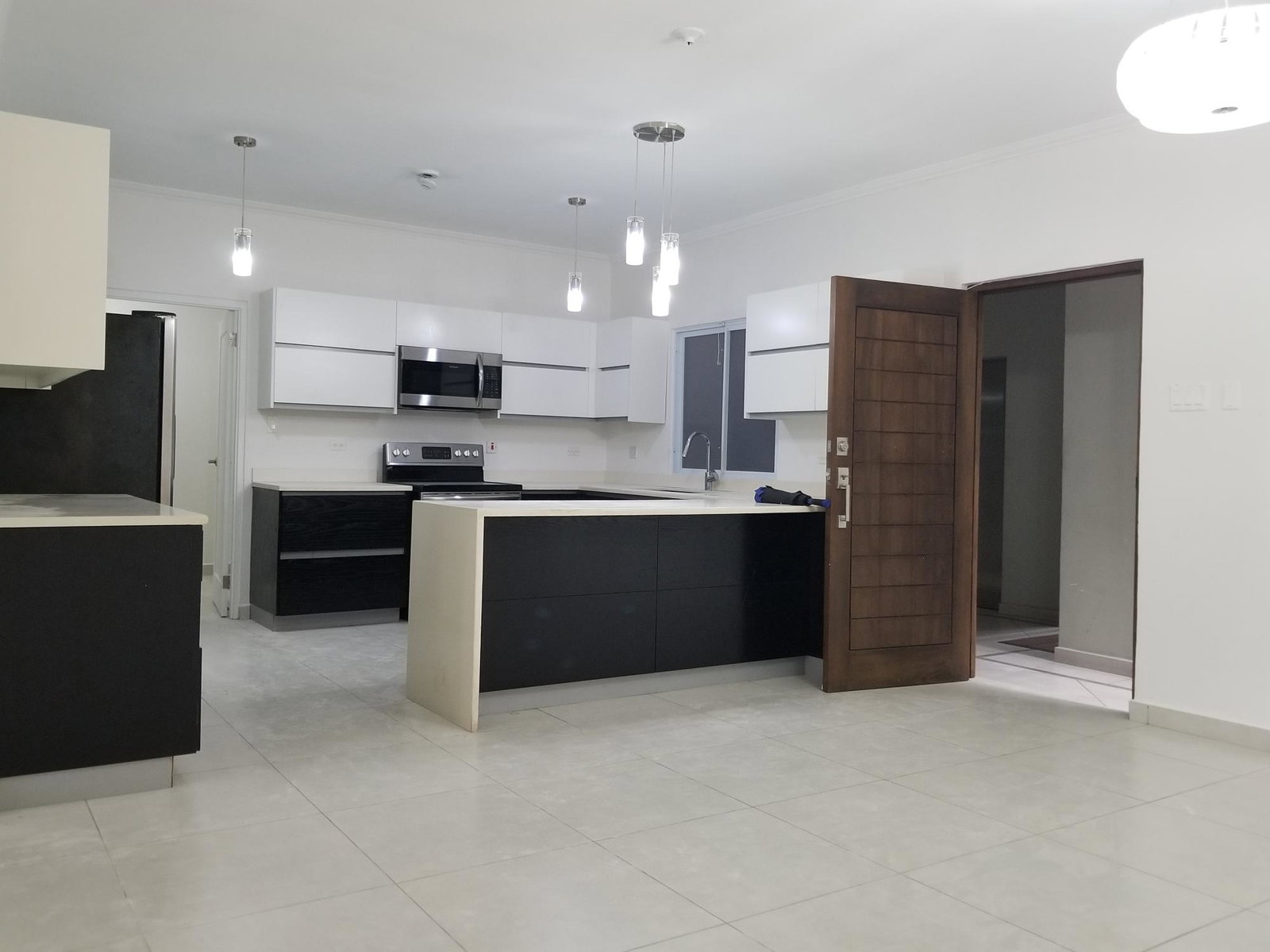 Luxury-3-Bed-Apartment-for-Rent-in-Cherry-Gardens-Kingston-Jamaica Seventh image of 12b- 16 Garden Close, Kingston in Kingston 8, St. Andrew, Jamaica - property is For Rent