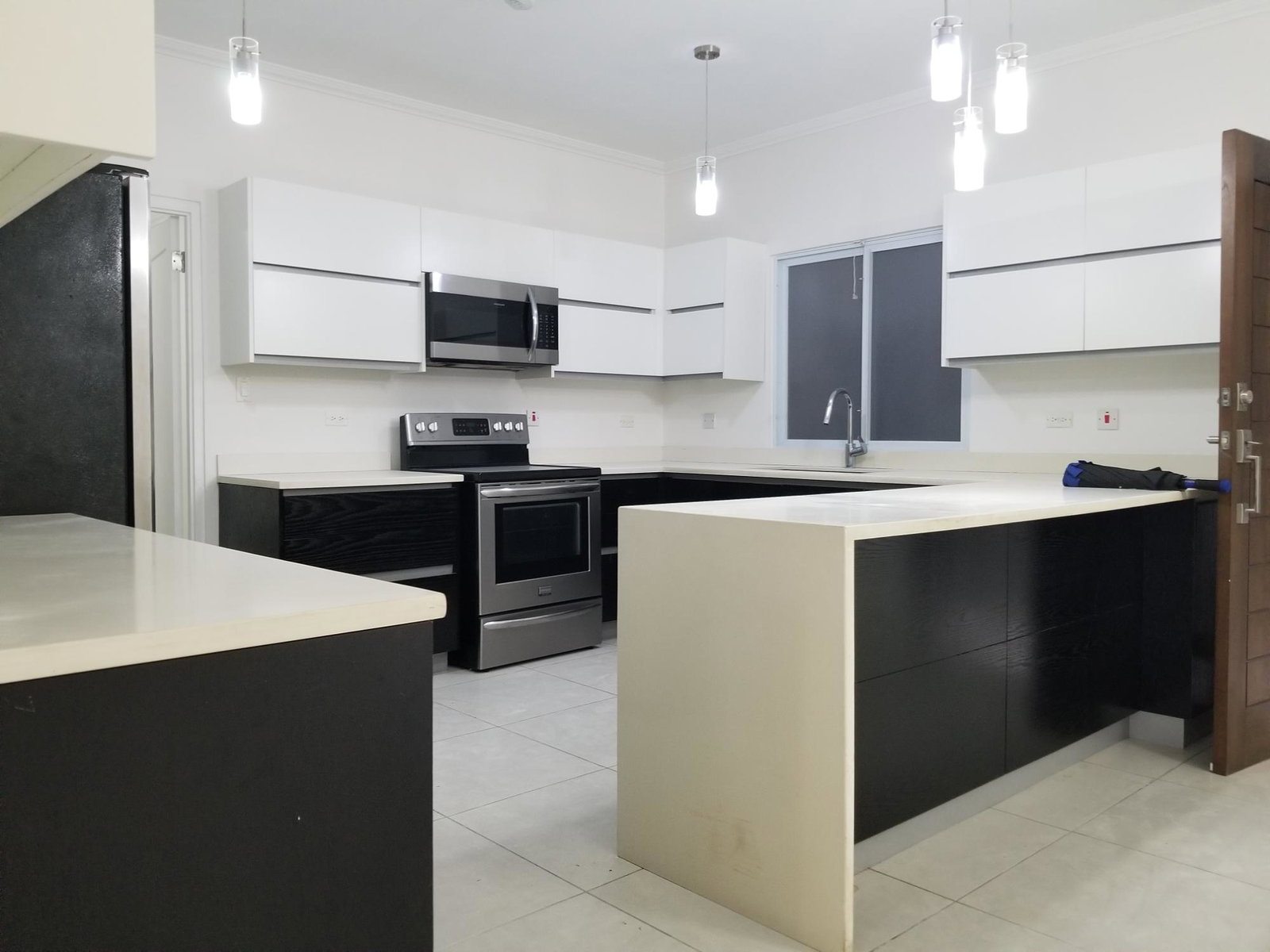 Luxury-3-Bed-Apartment-for-Rent-in-Cherry-Gardens-Kingston-Jamaica Ninth image of 12b- 16 Garden Close, Kingston in Kingston 8, St. Andrew, Jamaica - property is For Rent