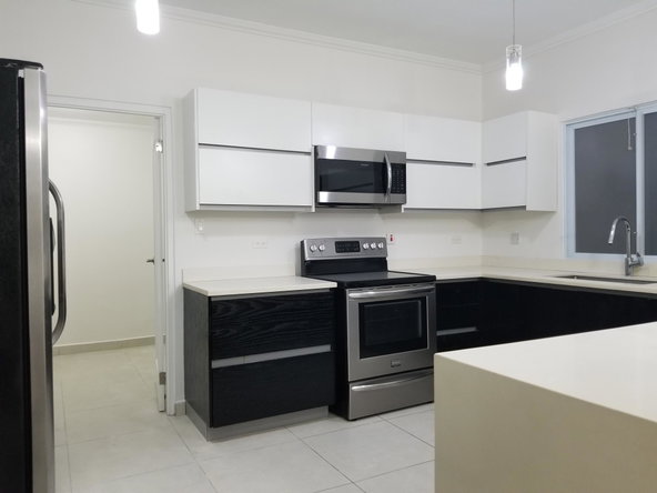 Tenth image of 12b- 16 Garden Close, Kingston in Kingston 8, St. Andrew, Jamaica - property is For Rent