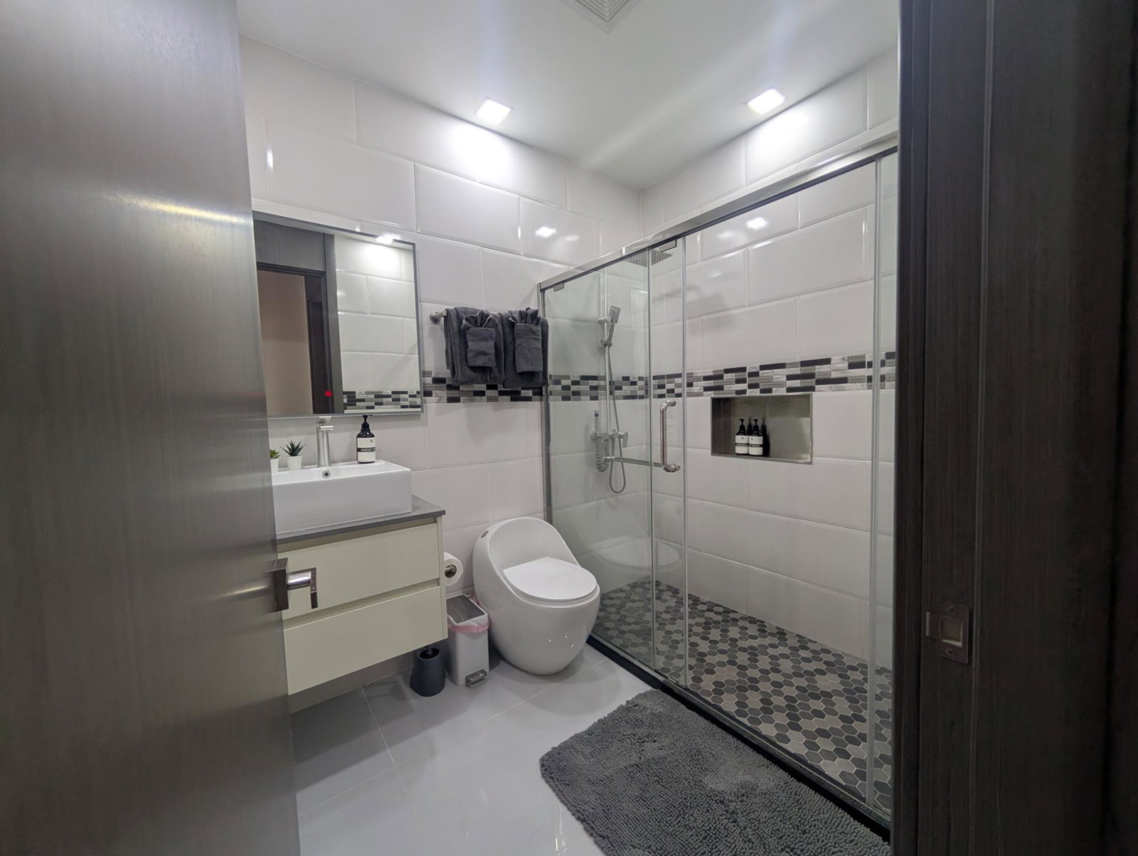 Luxury-3-Bed-Townhouse-for-Rent-at-Paradisiac-Beach-Club-St.-Ann-Jamaica Twenty-Second image of Paradisiac Beach Club in Richmond, St. Ann, Jamaica - property is For Rent