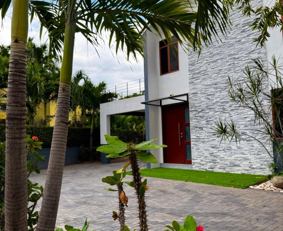 Second image of 10 East Kings House Circle in Kingston 6, St. Andrew, Jamaica - property is For Rent