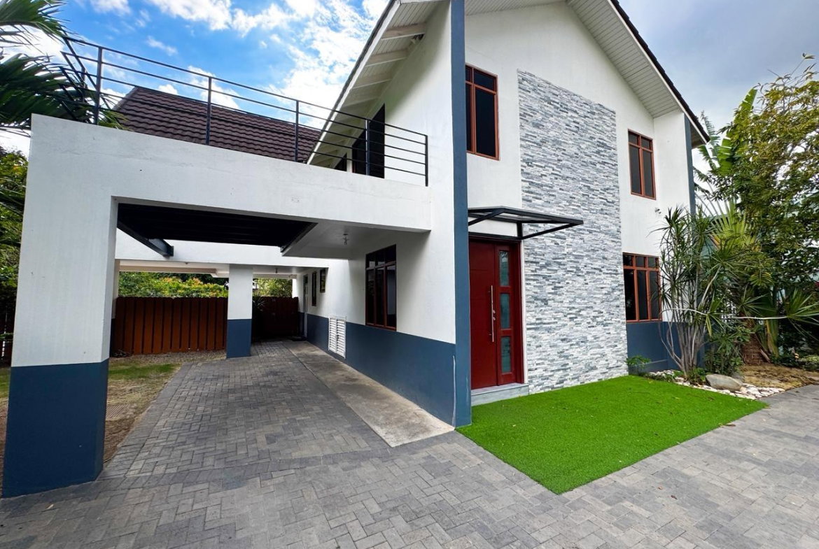 First image of 10 East Kings House Circle in Kingston 6, St. Andrew, Jamaica - property is For Rent