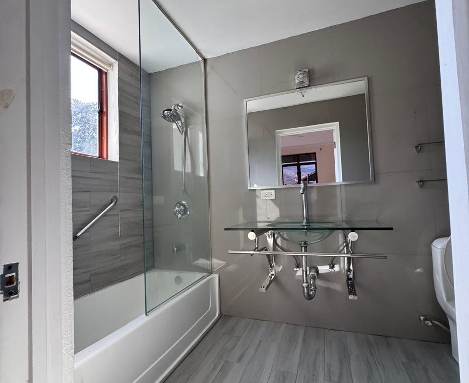 Thirteenth image of 10 East Kings House Circle in Kingston 6, St. Andrew, Jamaica - property is For Rent