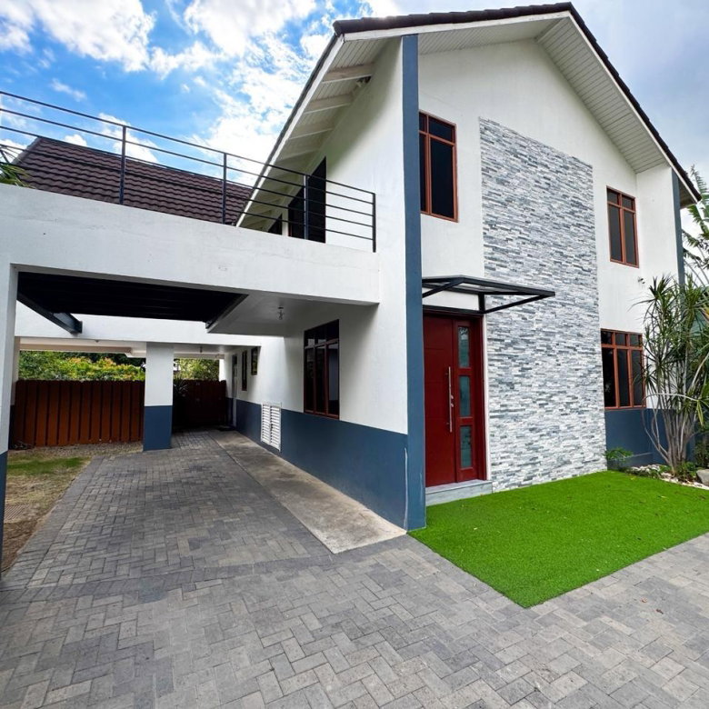 First image of 10 East Kings House Circle in Kingston 6, St. Andrew, Jamaica - property is For Rent