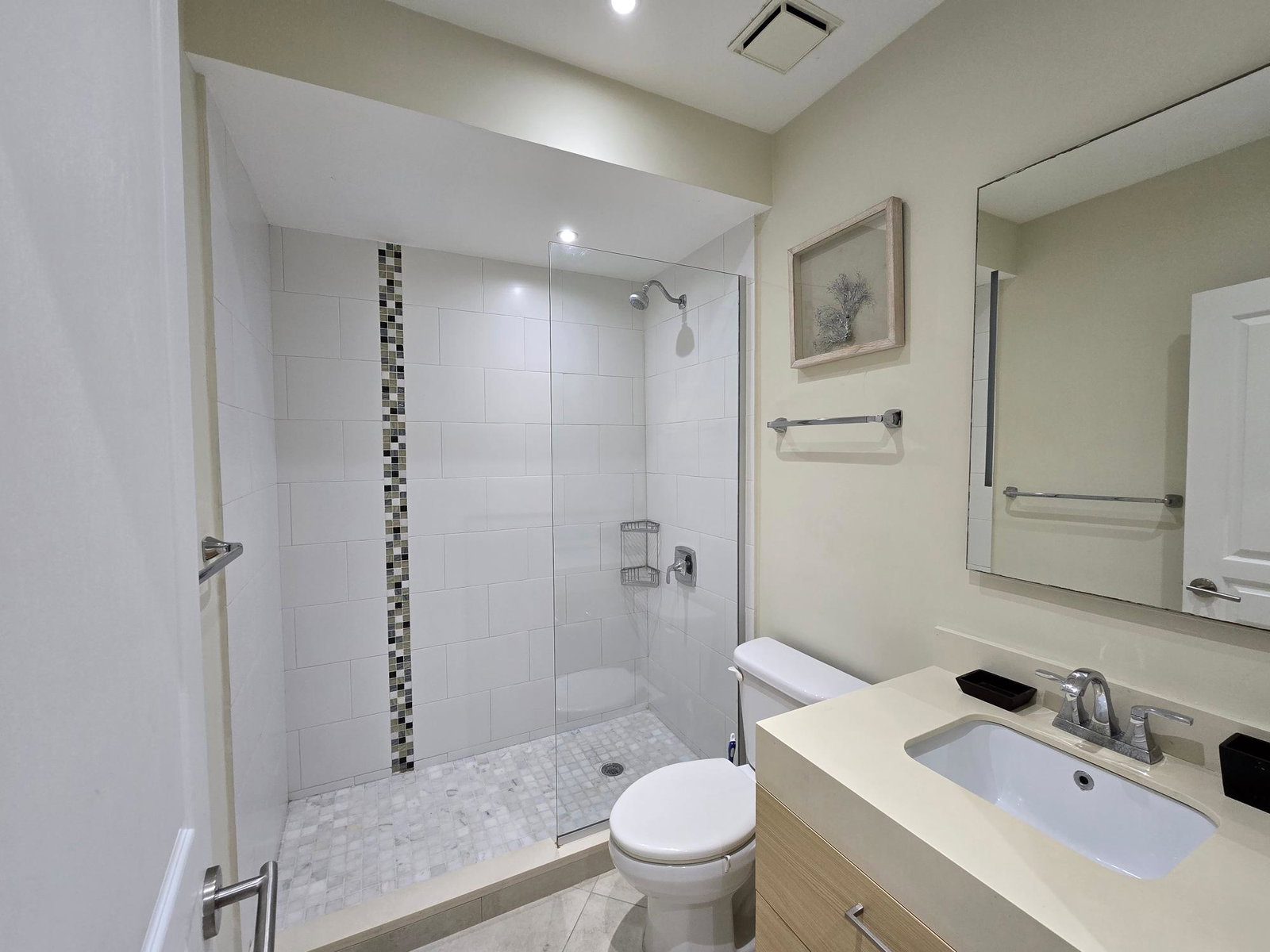 Eleventh image of 13-a26 Sunset Drive in Montego Bay, St. James, Jamaica - property is For Rent