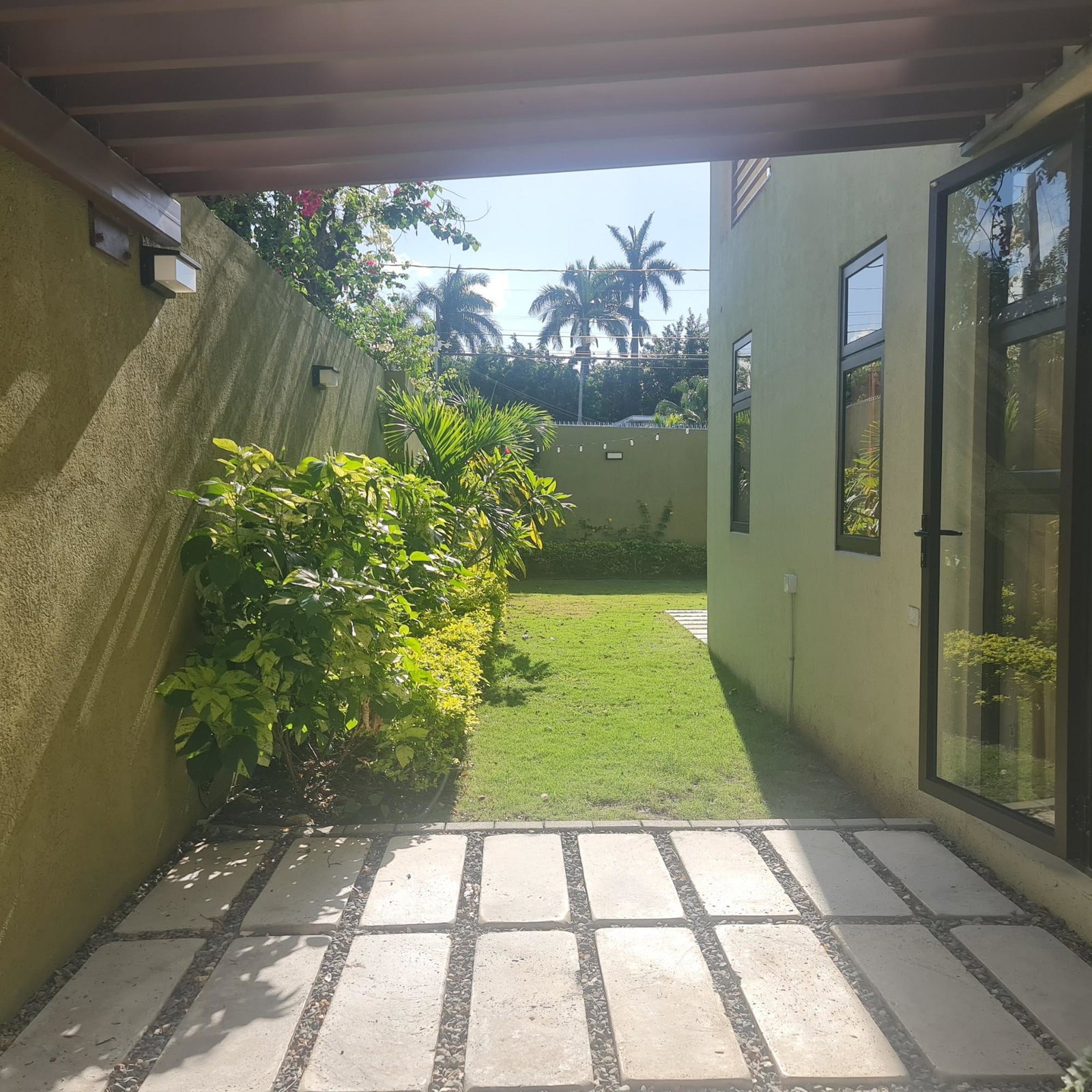 Luxury-4-Bedroom-Townhouse-for-Rent-on-Salisbury-Avenue-Kingston-Jamaica Fifteenth image of 1-5 Salisbury Avenue in Kingston 6, St. Andrew, Jamaica - property is For Rent