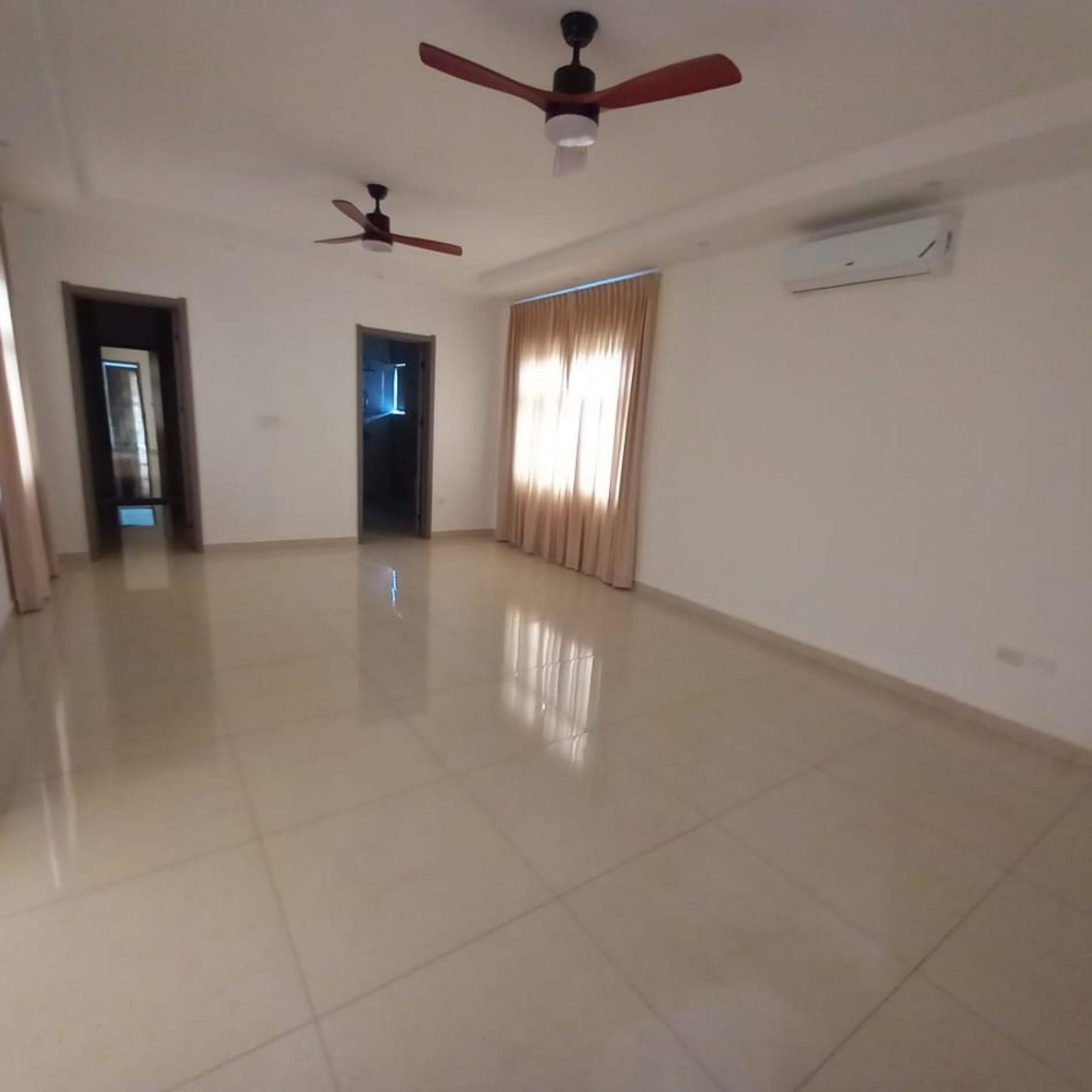 Luxury-4-Bedroom-Townhouse-for-Rent-on-Salisbury-Avenue-Kingston-Jamaica Tenth image of 1-5 Salisbury Avenue in Kingston 6, St. Andrew, Jamaica - property is For Rent