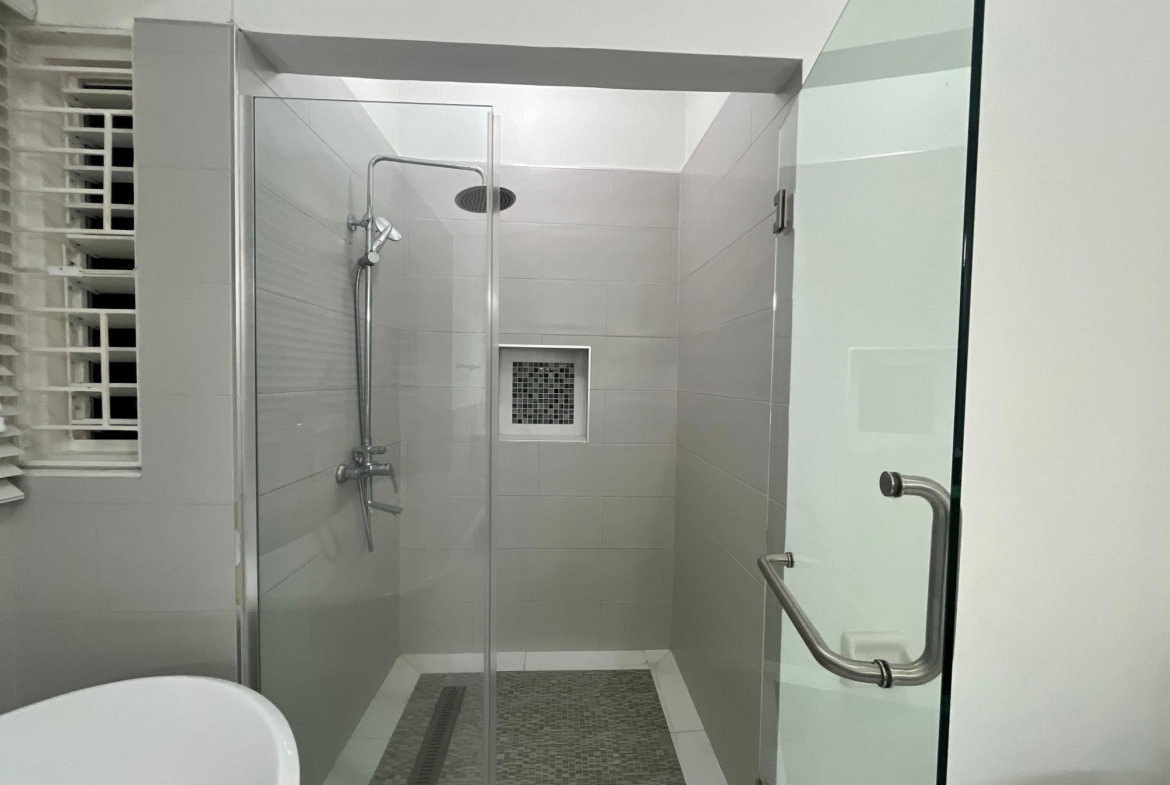 Tenth image of 14-1 Cherry Hill Drive in Kingston 8, St. Andrew, Jamaica - property is For Rent