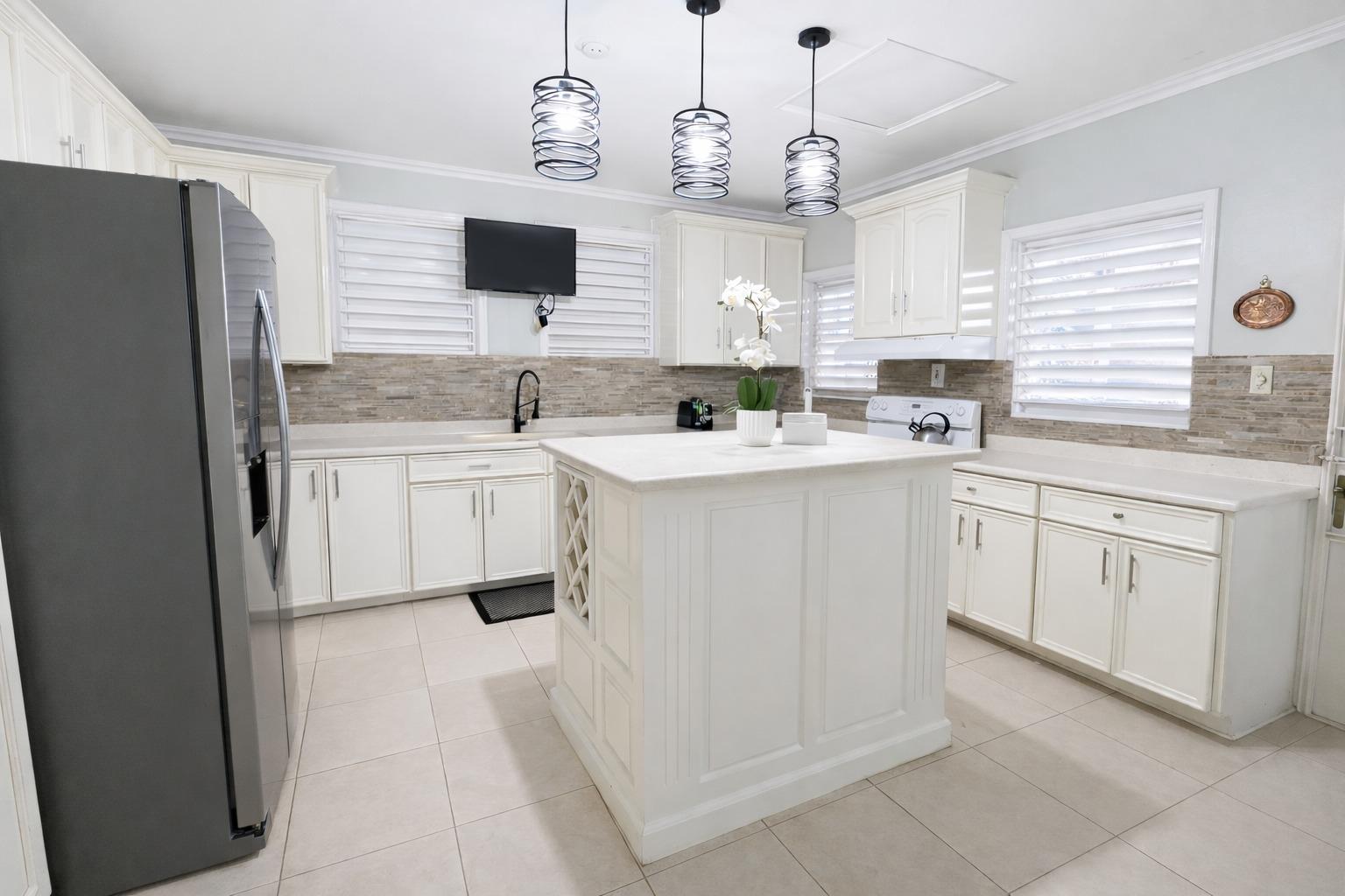 Luxury-4-Bedroom-Villa-for-Rent-in-Stoneaway-St.-Ann-Jamaica-Caribbean-Sea-View Sixth image of Lot 16-17 Ridge Estate in Shaw Park, St. Ann, Jamaica - property is For Rent