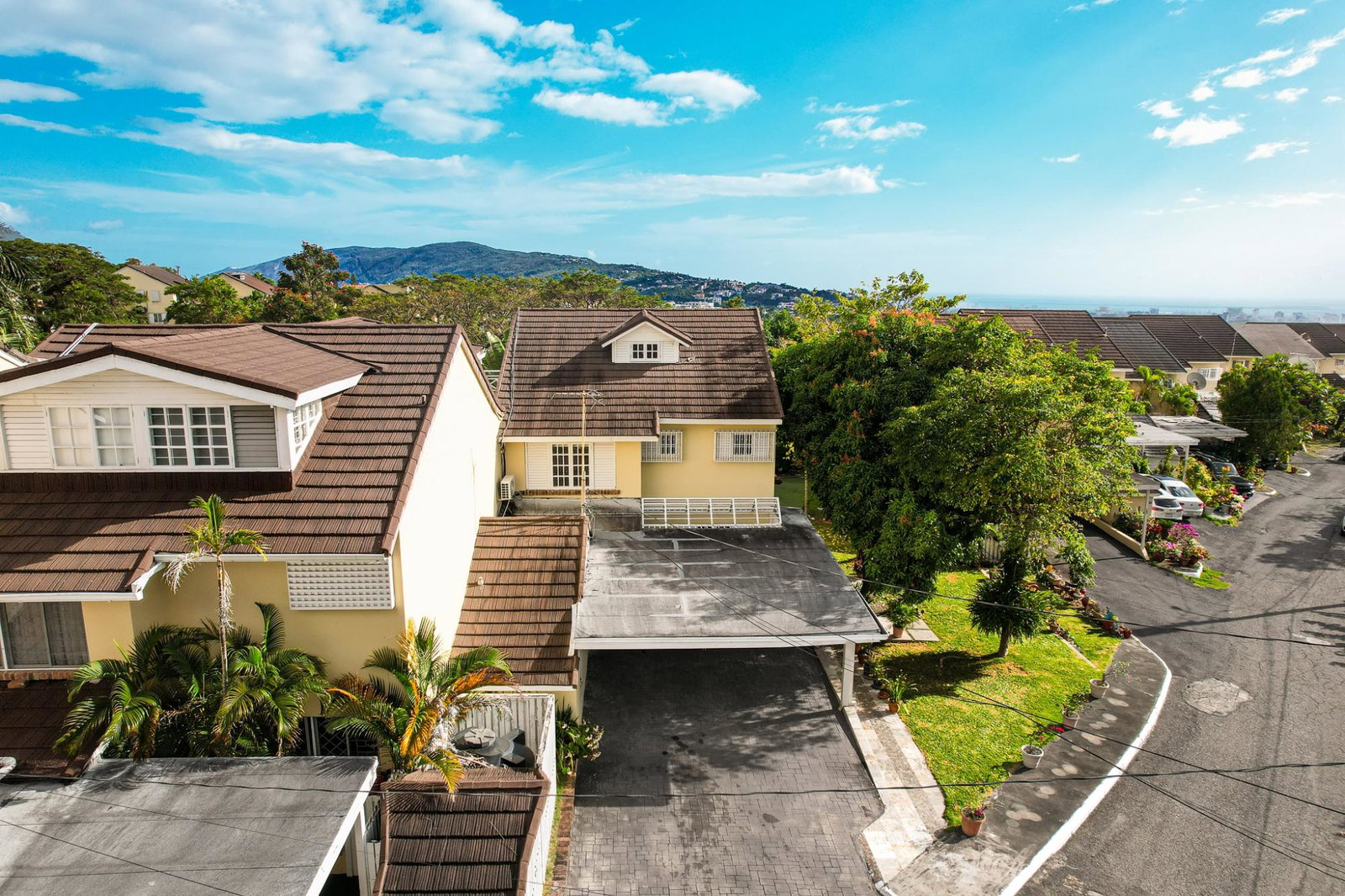 Luxury-5-Bedroom-House-for-Rent-in-Kingston-6-Jamaica-Ridgeway-Terrace First image of 27 Riva Ridge, Ridgeway Terr in Kingston 6, St. Andrew, Jamaica - property is For Rent