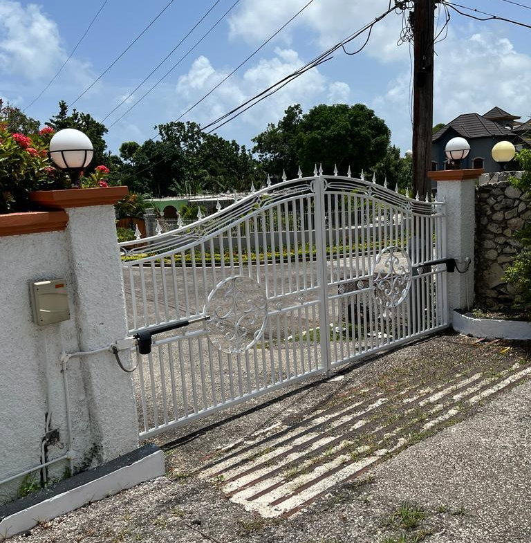 Fifth image of 10 Mavis Craig Ave Mango Wal in Montego Bay, St. James, Jamaica - property is For Rent