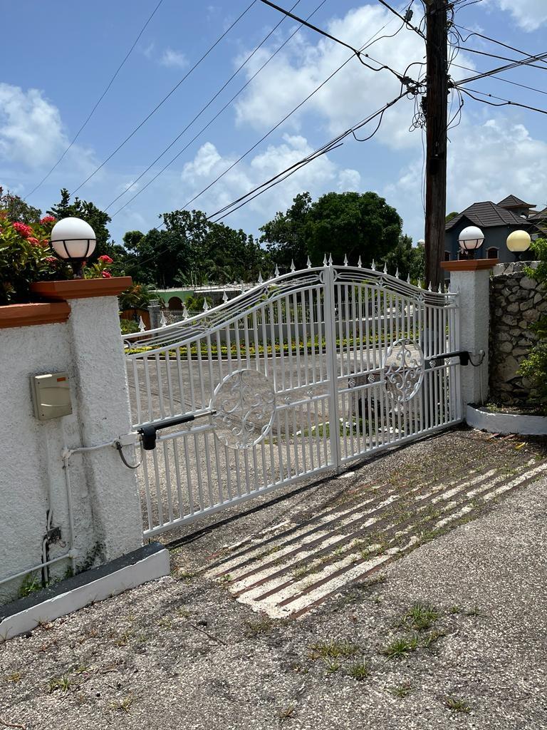 Luxury-5-Bedroom-House-for-Rent-in-Mango-Walk-Montego-Bay-St.-James Fifth image of 10 Mavis Craig Ave Mango Wal in Montego Bay, St. James, Jamaica - property is For Rent