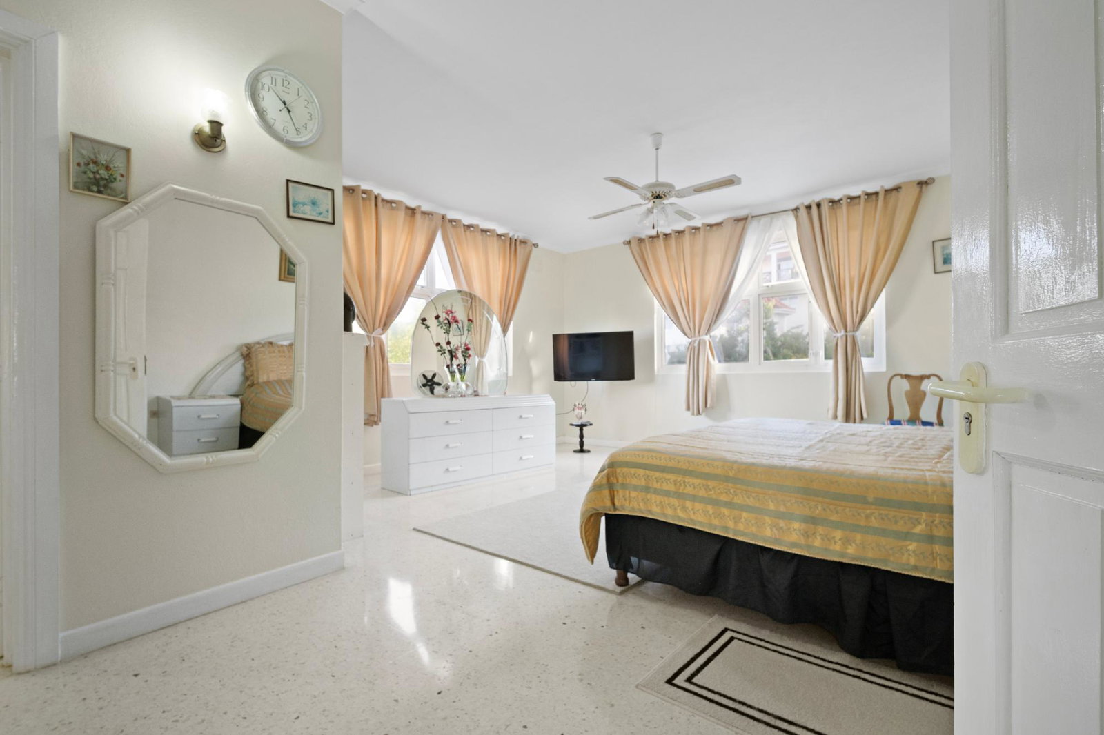 Luxury-5-Bedroom-Ocean-View-Home-for-Rent-in-Ocean-Ridge-Tower-Isle-St.-Mary-Jamaica Ninth image of 35 Ocean Ridge Drive in Ocean Ridge, St. Mary, Jamaica - property is For Rent