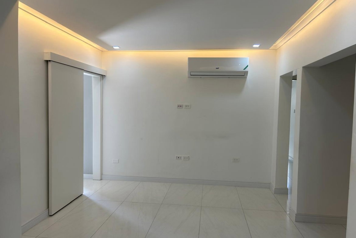 Fourteenth image of Th7-57 Paddington Terrace in Kingston 6, St. Andrew, Jamaica - property is For Rent