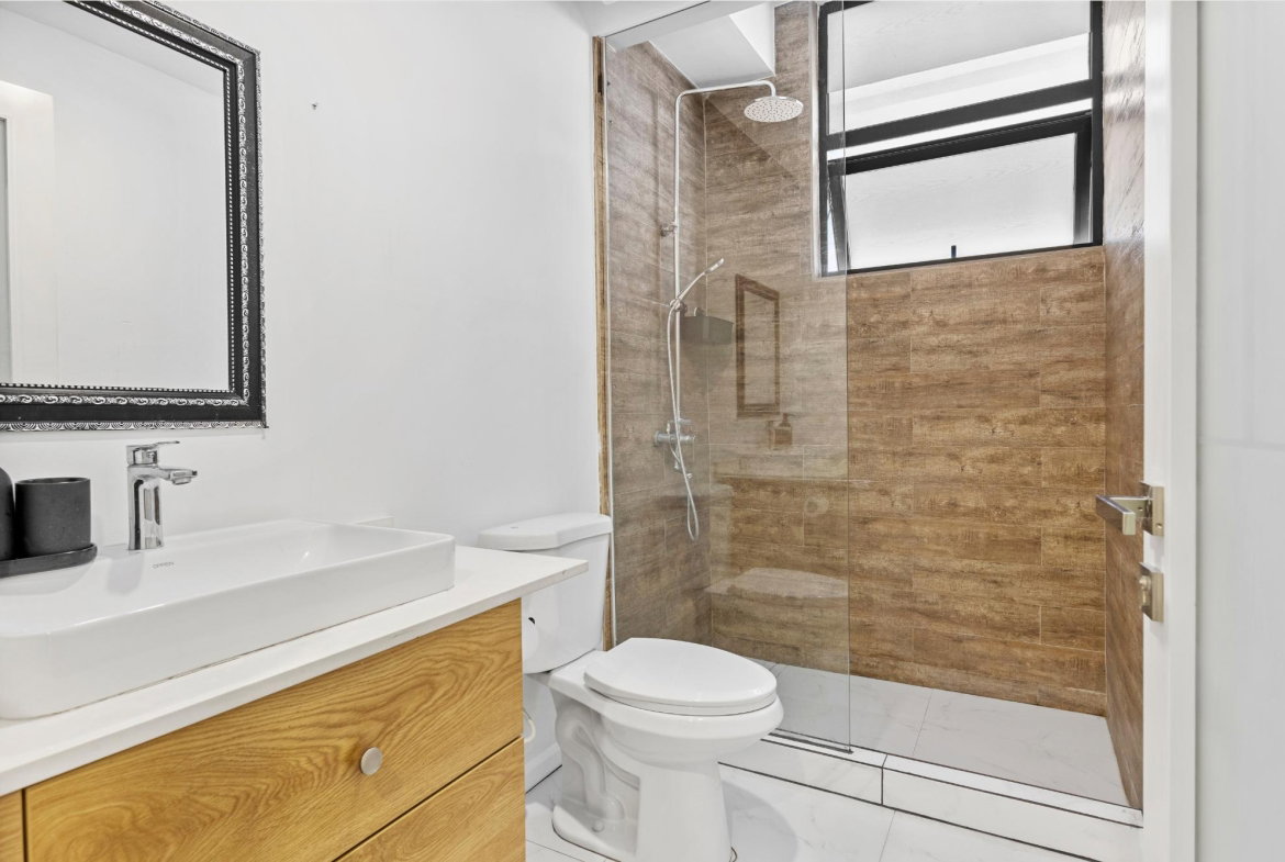 Thirteenth image of Unit 6- Paradise Bay in Reading, St. James, Jamaica - property is For Rent