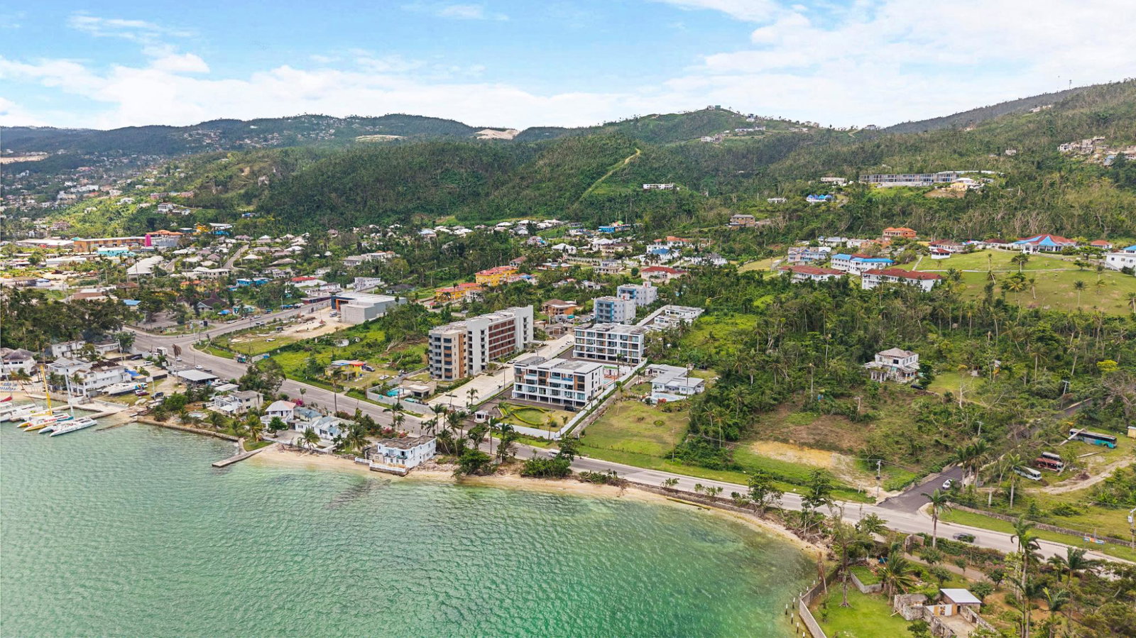 Sixteenth image of Unit 6- Paradise Bay in Reading, St. James, Jamaica - property is For Rent