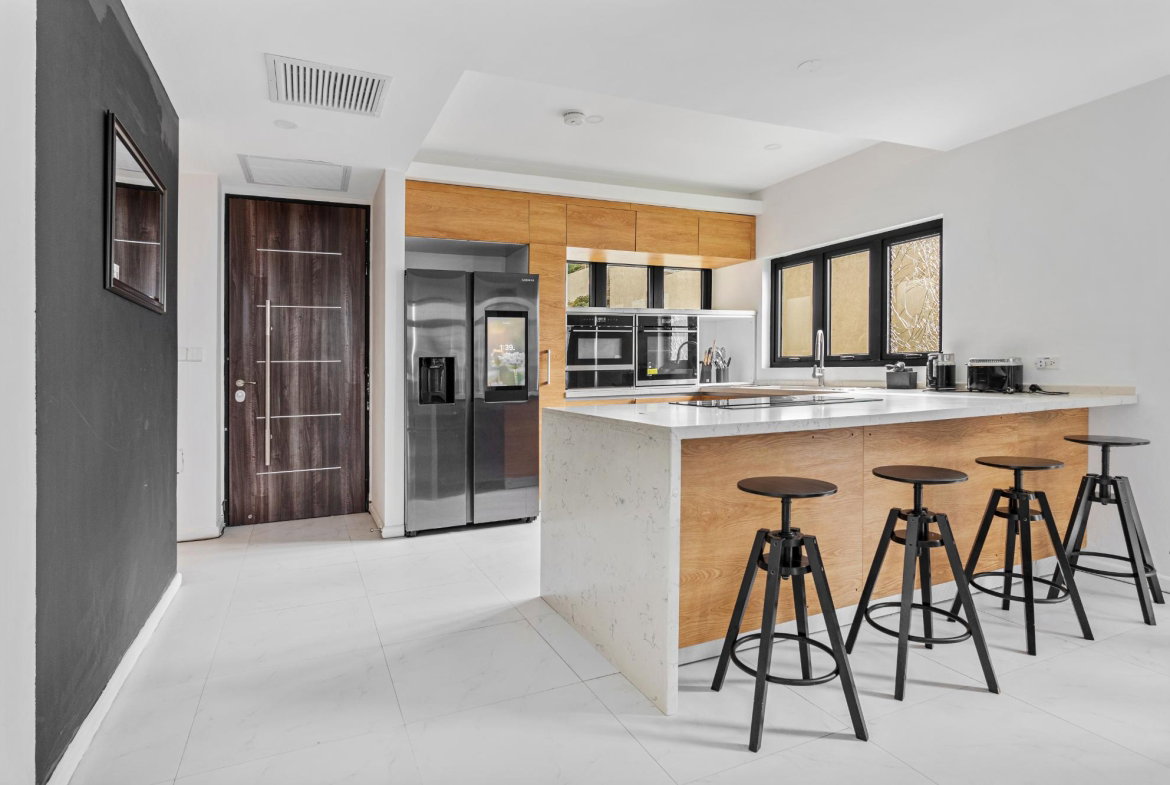 Fifth image of Unit 6- Paradise Bay in Reading, St. James, Jamaica - property is For Rent