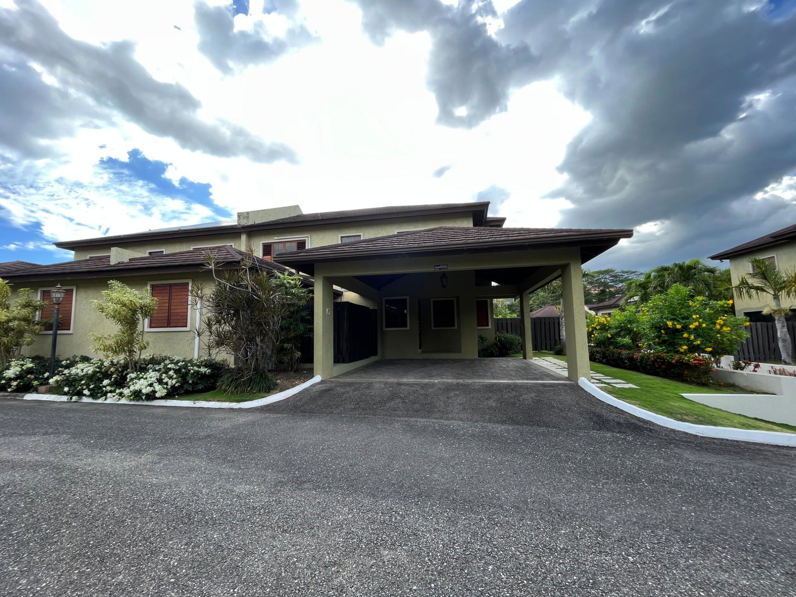 Luxury-Executive-Townhouse-for-Rent-at-Coco-Palms-St.-Andrew-Jamaica Second image of 8-11 Waterworks Road in Kingston 8, St. Andrew, Jamaica - property is For Rent