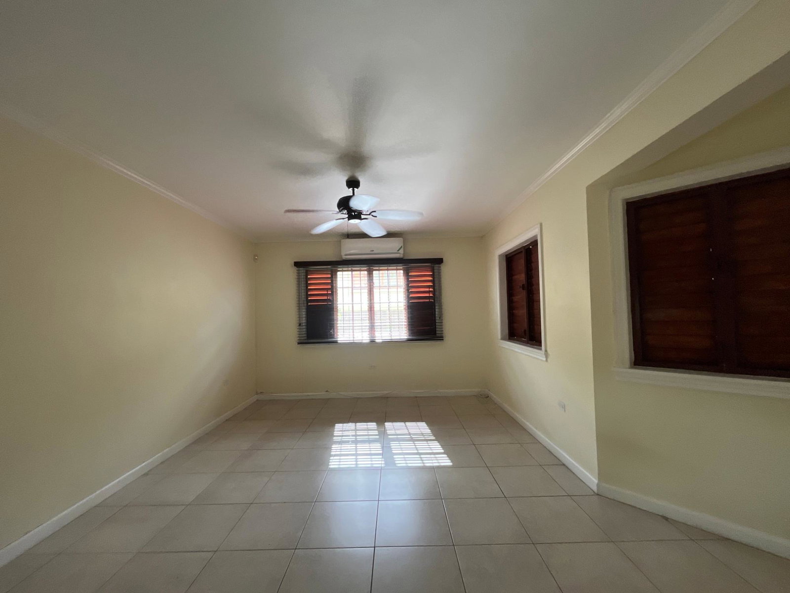 Luxury-Executive-Townhouse-for-Rent-at-Coco-Palms-St.-Andrew-Jamaica Twenty-Fourth image of 8-11 Waterworks Road in Kingston 8, St. Andrew, Jamaica - property is For Rent