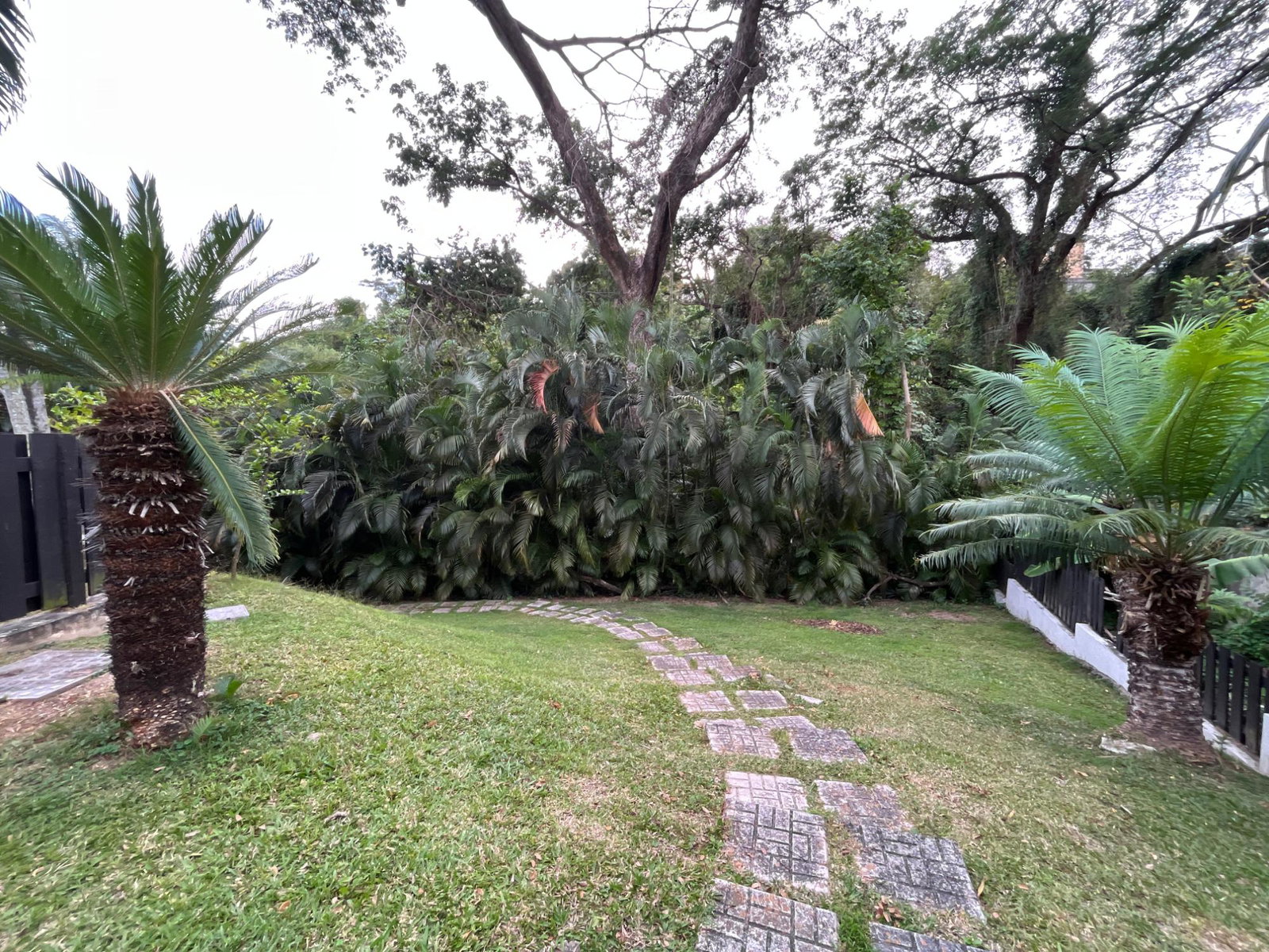 Luxury-Executive-Townhouse-for-Rent-at-Coco-Palms-St.-Andrew-Jamaica Thirtieth image of 8-11 Waterworks Road in Kingston 8, St. Andrew, Jamaica - property is For Rent