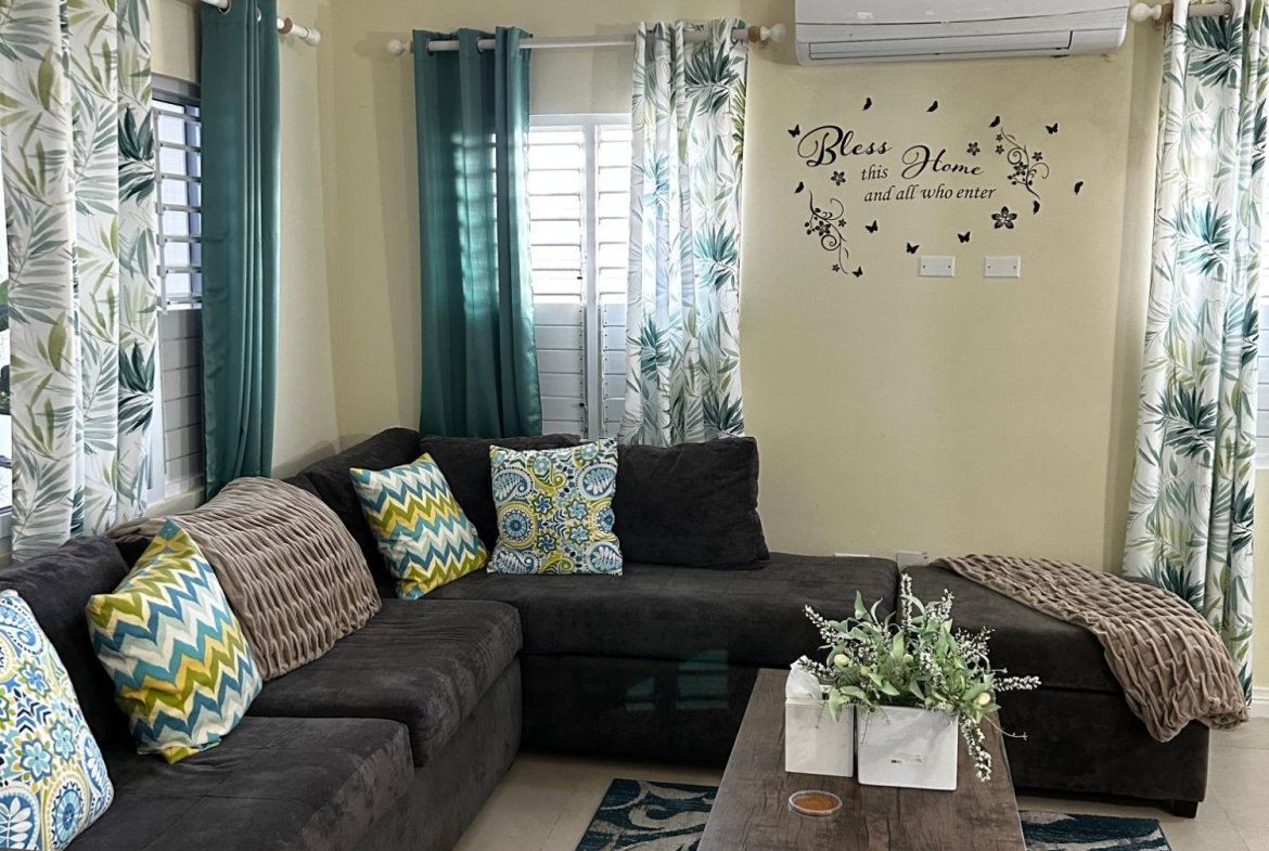 Fifth image of 814 Seagrape in Richmond, St. Ann, Jamaica - property is For Rent