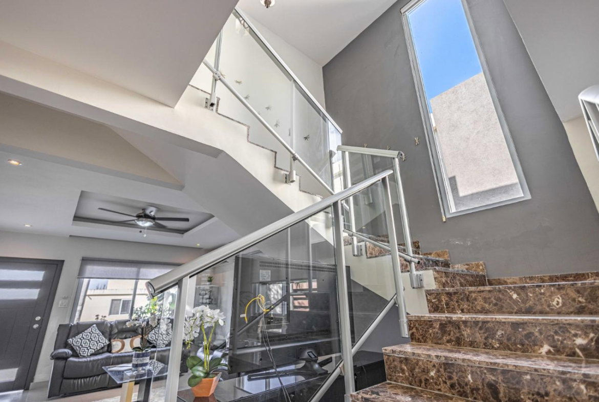 Seventeenth image of Miramar in Spring Garden, St. James, Jamaica - property is For Rent