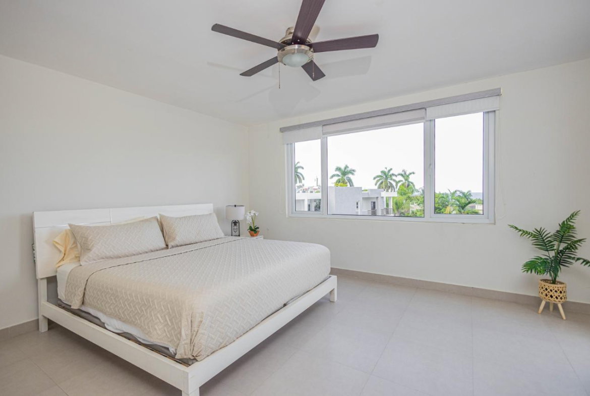 Nineteenth image of Miramar in Spring Garden, St. James, Jamaica - property is For Rent