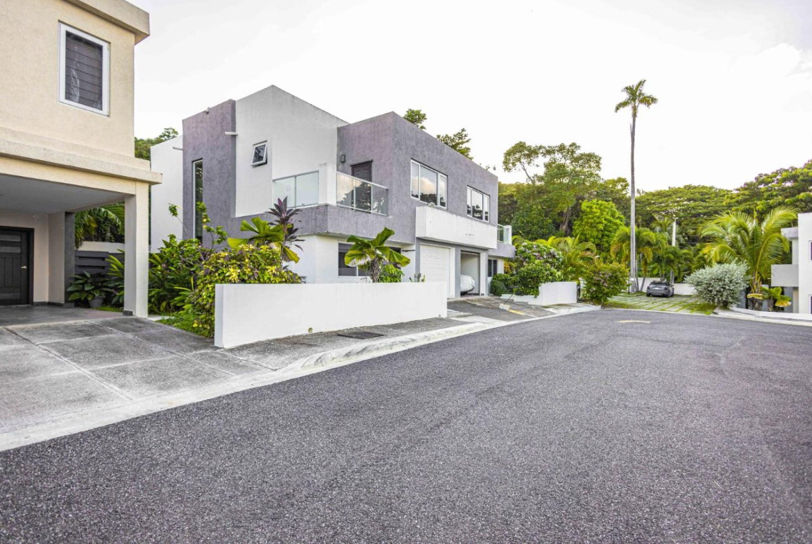 Fifth image of Miramar in Spring Garden, St. James, Jamaica - property is For Rent