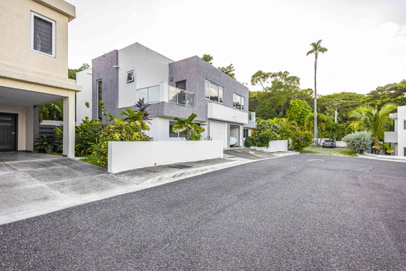 Fifth image of Miramar in Spring Garden, St. James, Jamaica - property is For Rent