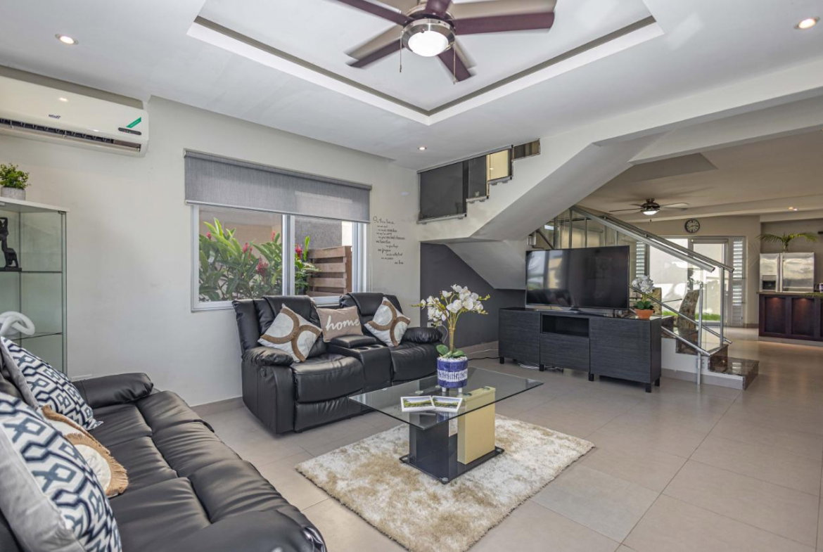 Sixth image of Miramar in Spring Garden, St. James, Jamaica - property is For Rent