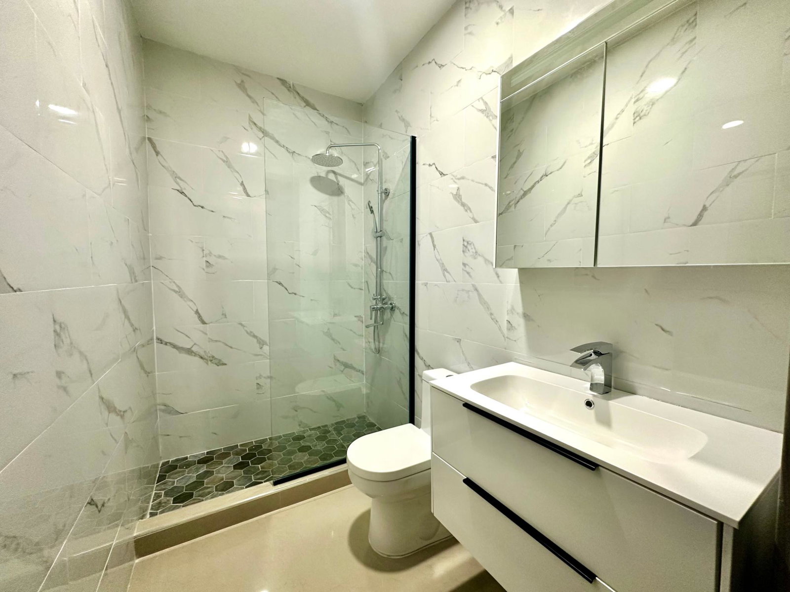 Twenty-Fourth image of 90- Ocho Rios Country Club in Ocho Rios, St. Ann, Jamaica - property is For Rent