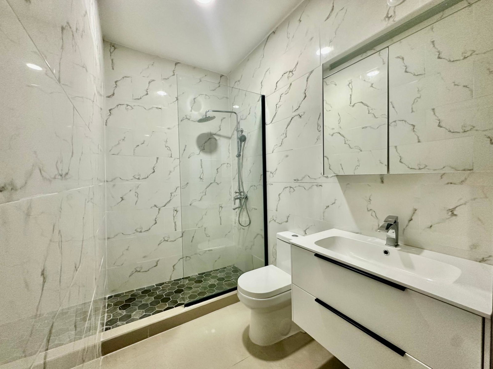 Twenty-Seventh image of 90- Ocho Rios Country Club in Ocho Rios, St. Ann, Jamaica - property is For Rent