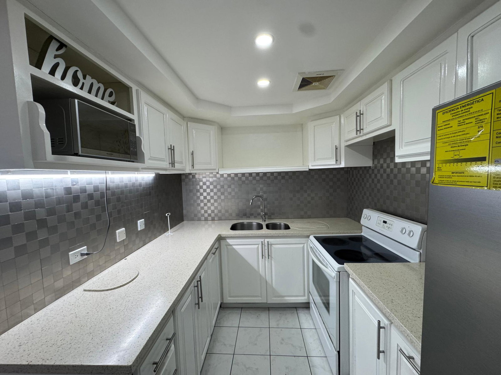 Fifth image of 2d-17 Kingsway in Kingston 10, St. Andrew, Jamaica - property is For Rent