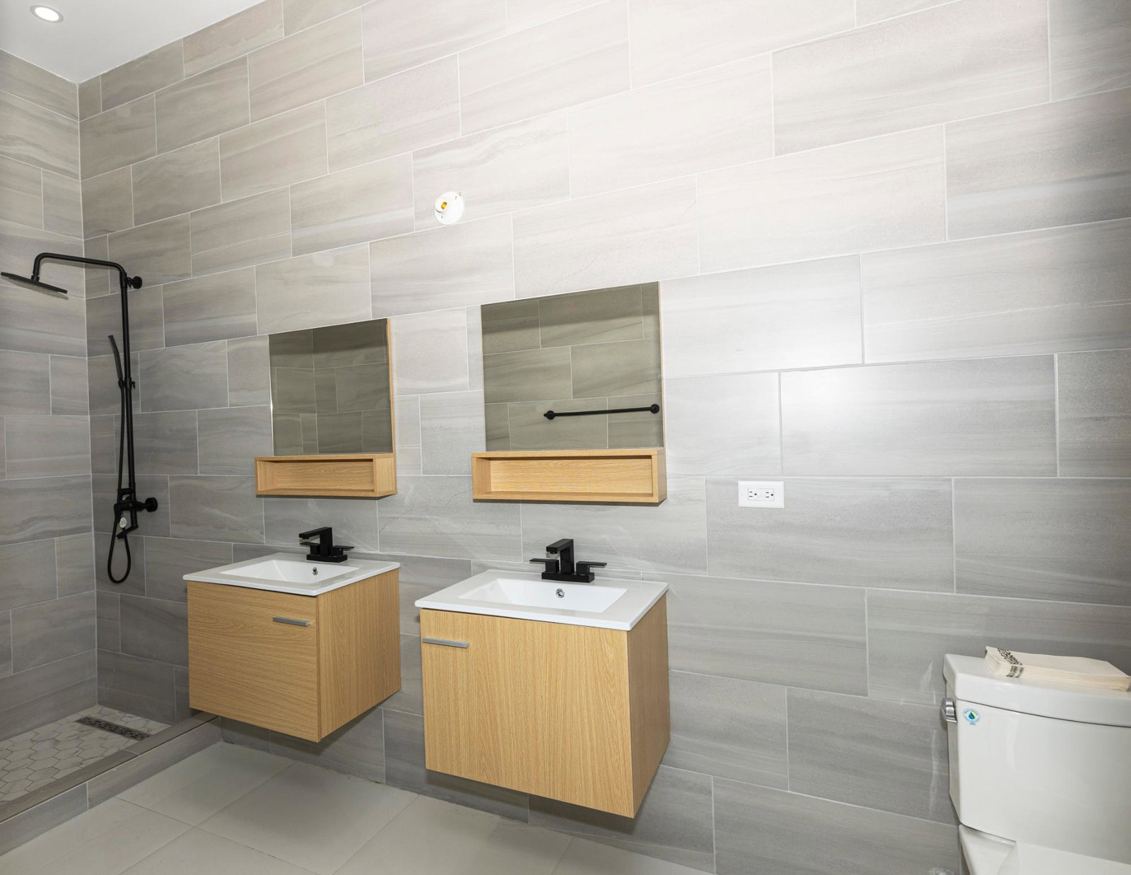 Eleventh image of 2 Salisbury Avenue in Kingston 6, St. Andrew, Jamaica - property is For Rent