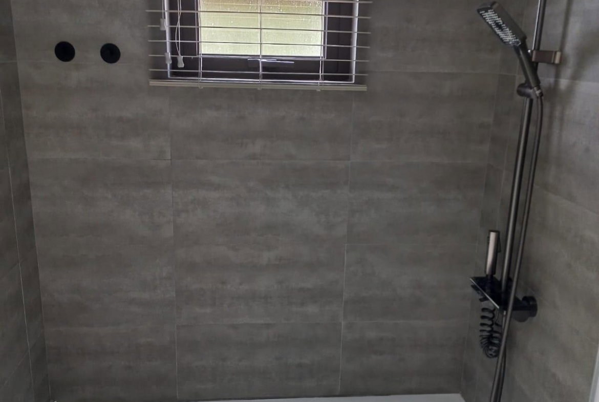 Seventh image of 325 Oak Estates in Portmore Pines, St. Catherine, Jamaica - property is For Rent