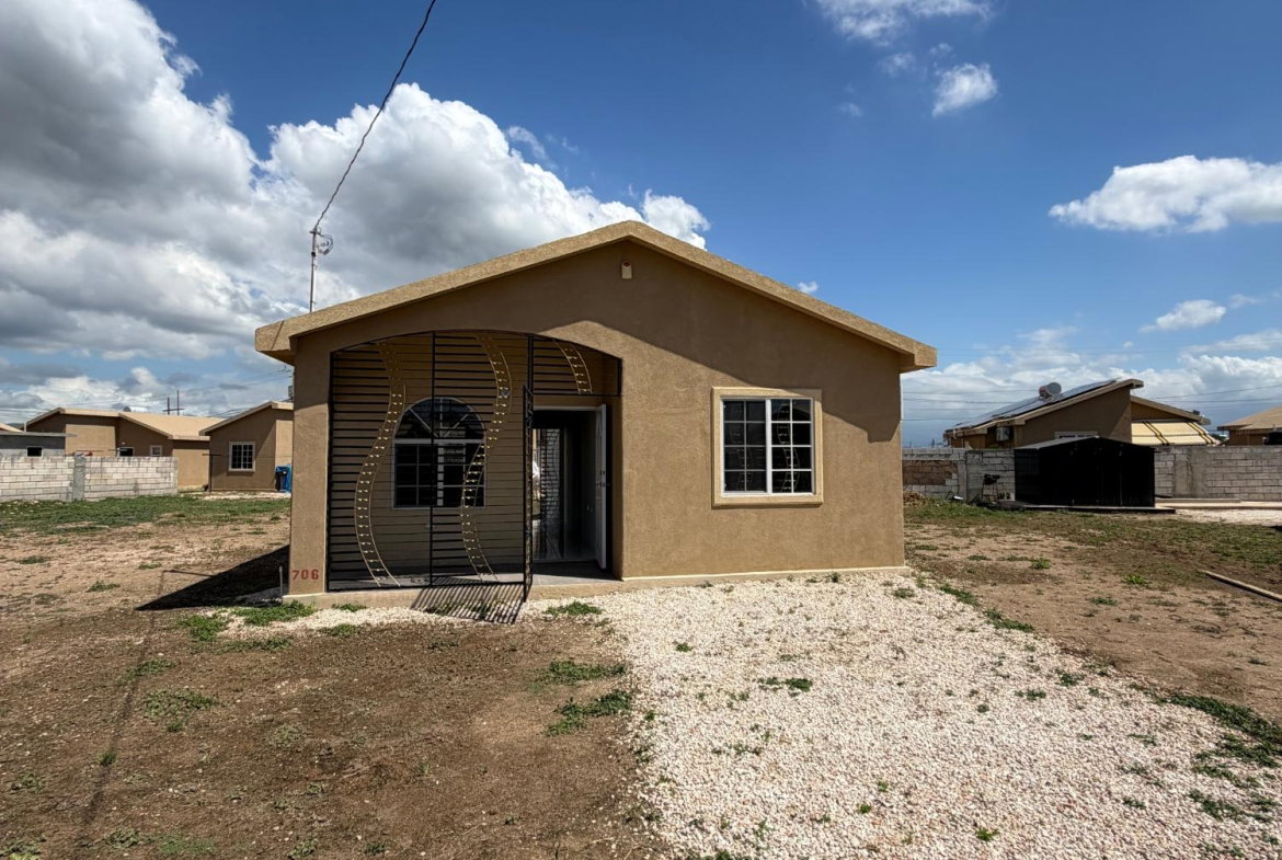 First image of 702 Phoenix Park Village in Phoenix Park, St. Catherine, Jamaica - property is For Rent