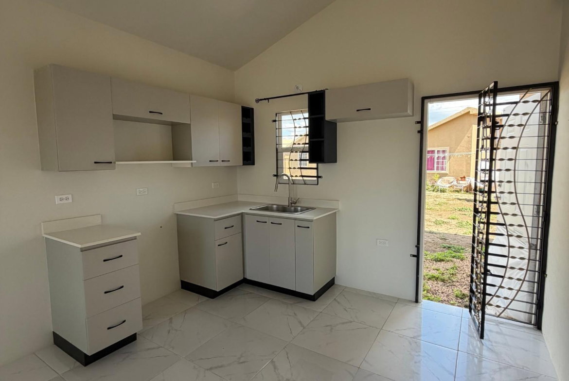 Fourth image of 702 Phoenix Park Village in Phoenix Park, St. Catherine, Jamaica - property is For Rent