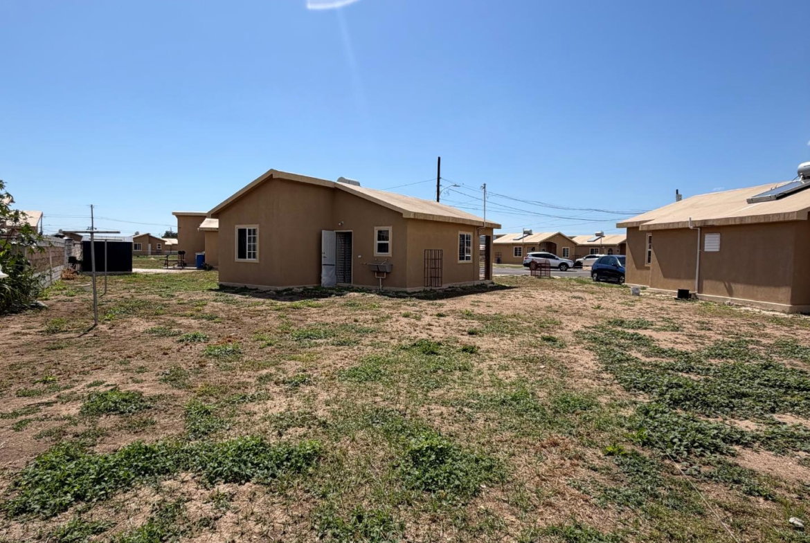 Ninth image of 702 Phoenix Park Village in Phoenix Park, St. Catherine, Jamaica - property is For Rent
