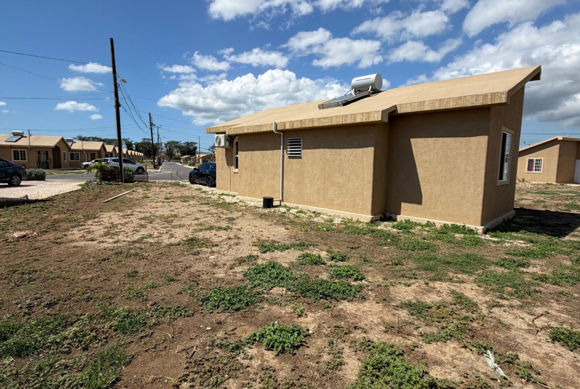 Tenth image of 702 Phoenix Park Village in Phoenix Park, St. Catherine, Jamaica - property is For Rent