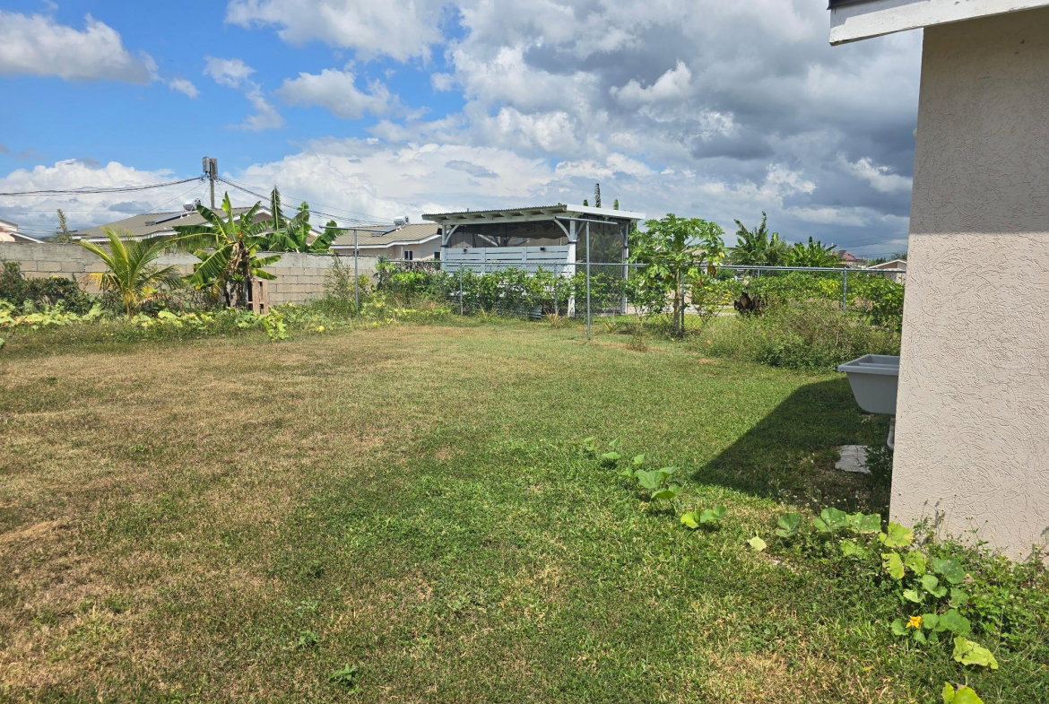 Thirteenth image of 437- Whim Estates in Old Harbour, St. Catherine, Jamaica - property is For Rent