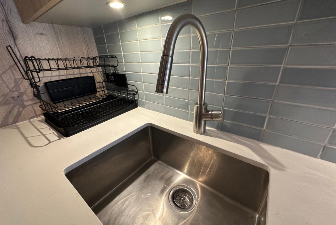 Fourteenth image of 1009-2-4 King Street in KINGSTON, Kingston, Jamaica - property is For Rent