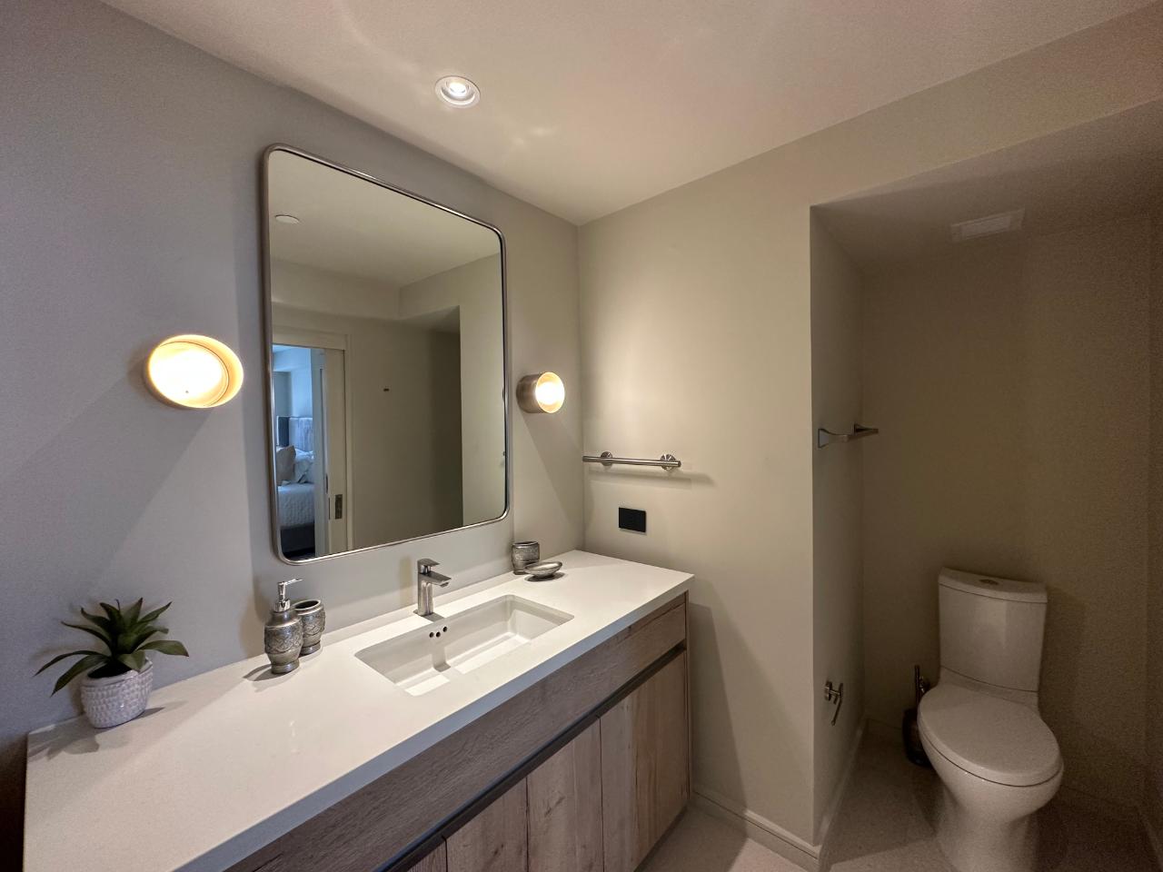 Eighth image of 1009-2-4 King Street in KINGSTON, Kingston, Jamaica - property is For Rent