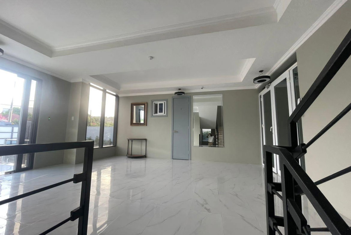 Sixth image of 18-15 Seaview Avenue in Kingston 6, St. Andrew, Jamaica - property is For Rent