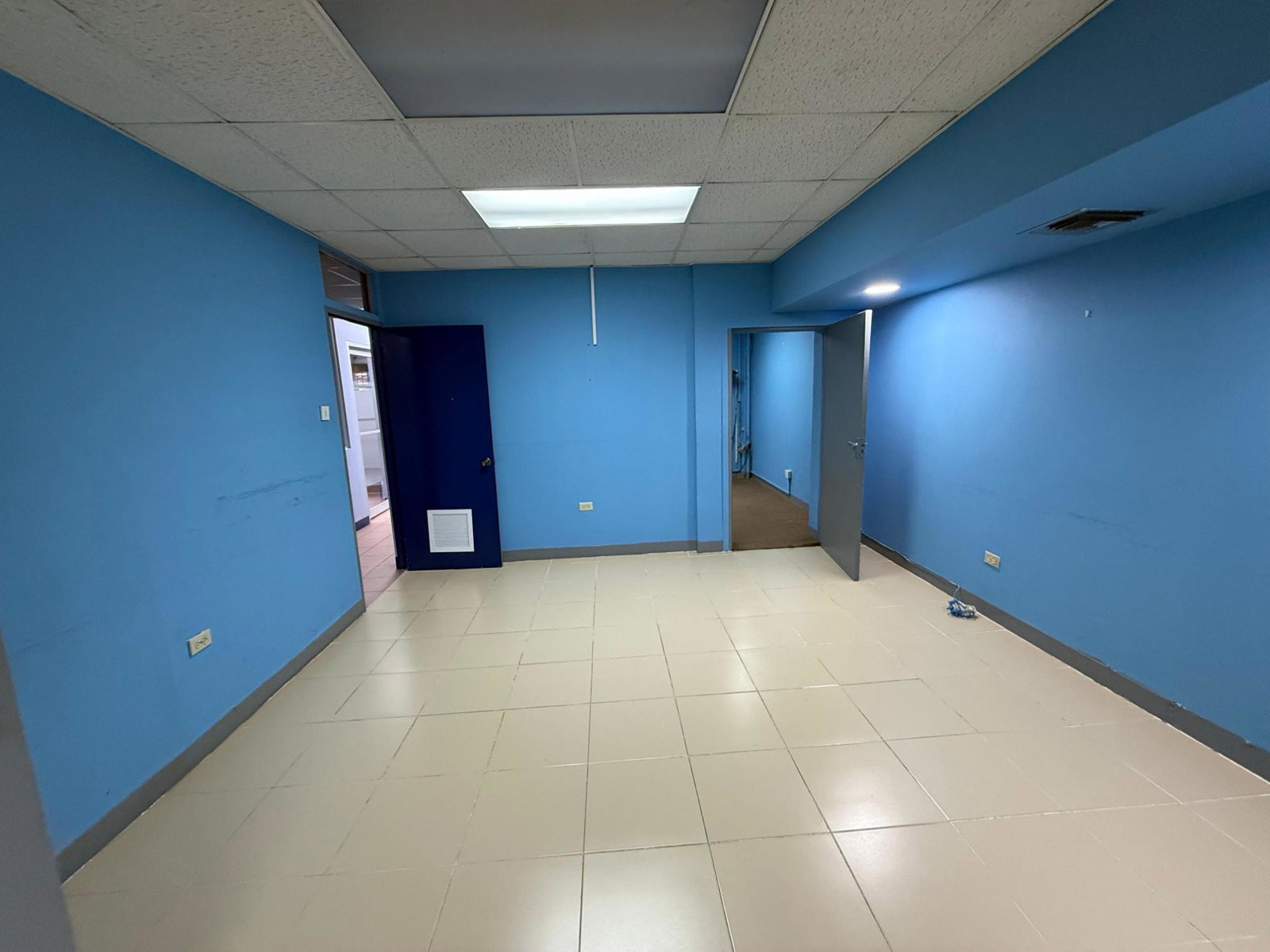 Ninth image of 1 Oxford Terrace in Kingston 5, St. Andrew, Jamaica - property is For Sale