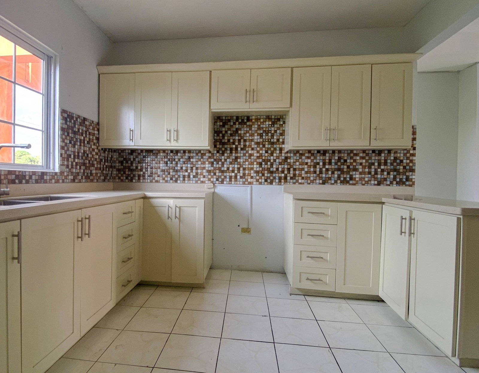 Seventh image of 332- Dunrobin Acres Phase 1 in Kingston 10, St. Andrew, Jamaica - property is For Rent