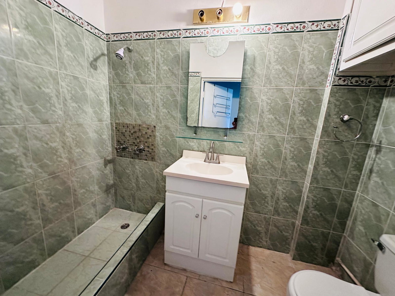 Thirteenth image of 15-3 Border Avenue in Kingston 19, St. Andrew, Jamaica - property is For Rent