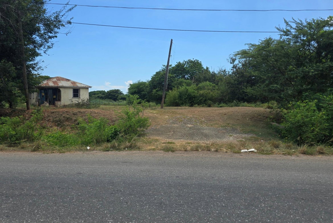 Second image of Four Paths Main Road in Four Paths, Clarendon, Jamaica - property is For Sale