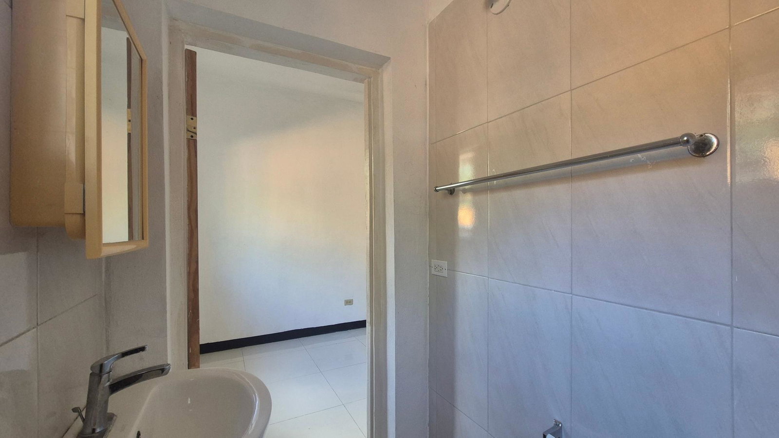 Fourteenth image of Killarney Avenue, Patrick in Kingston 20, St. Andrew, Jamaica - property is For Rent