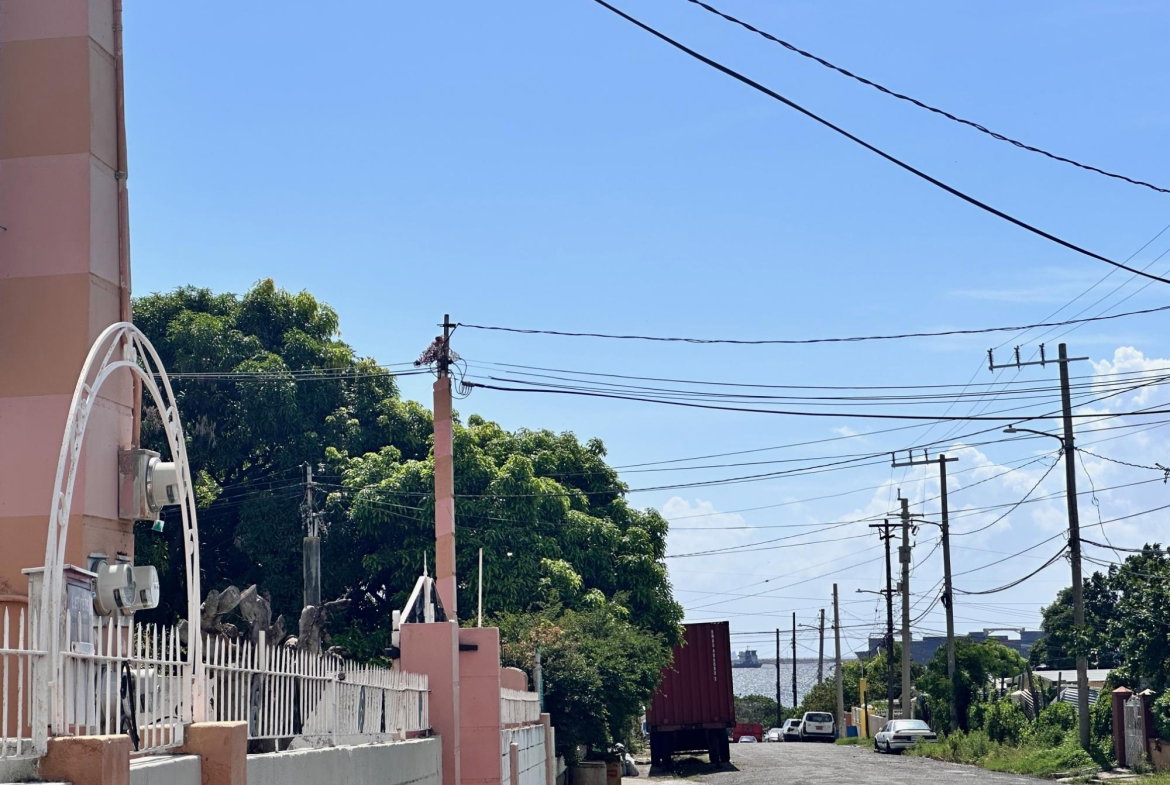 Fourteenth image of 4-10 Fairbourne Road in Kingston 2, Kingston, Jamaica - property is For Rent